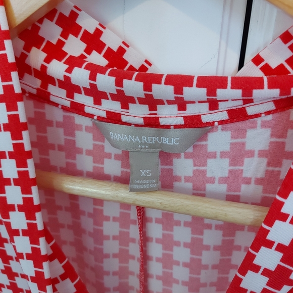 Banana Republic Patterened X-Small Shirt - Picture 2 of 5